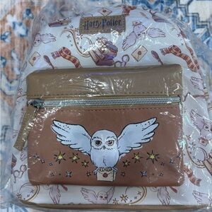 Bioworld Harry Potter Backpack - White and Tan